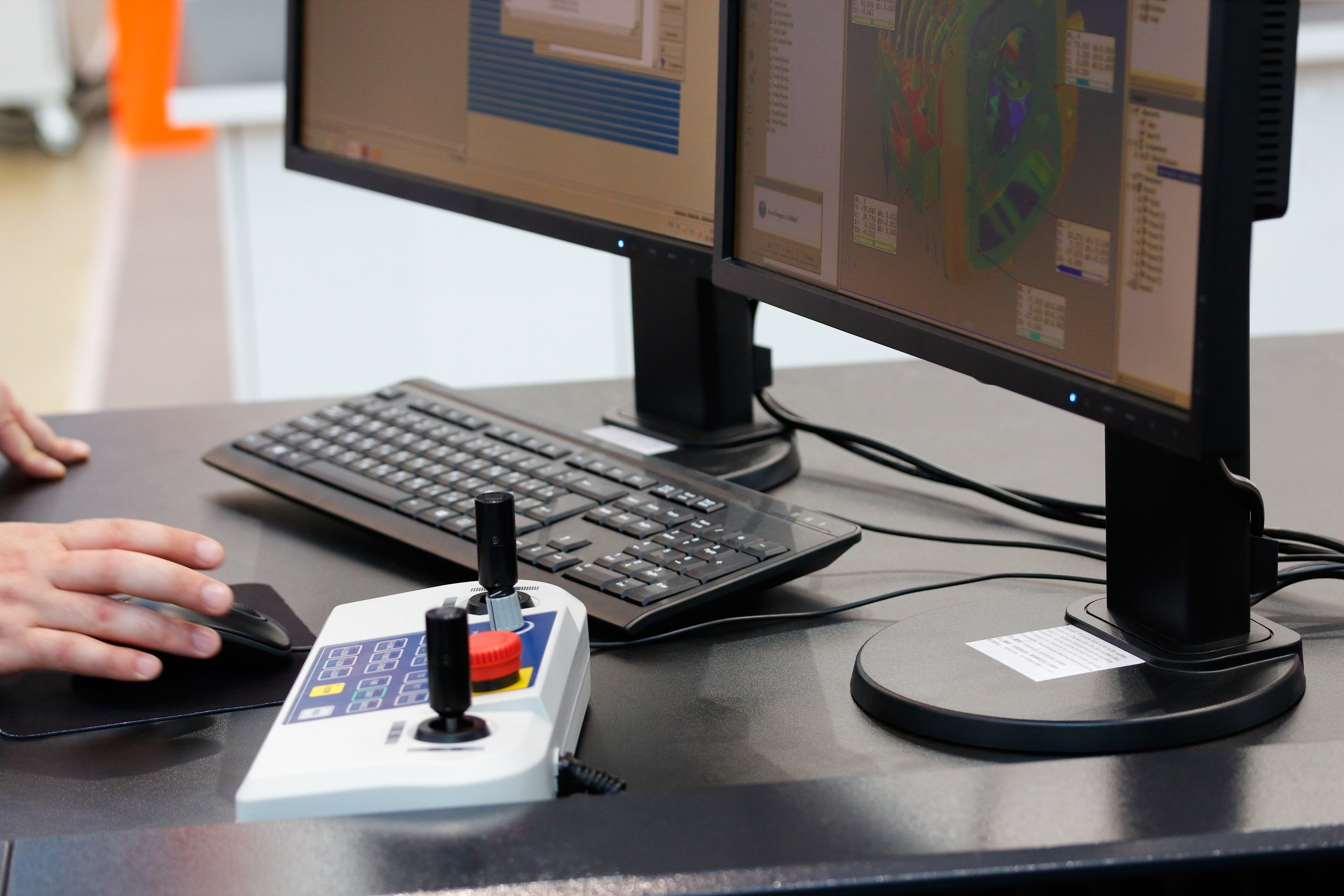 Operator Dimensions operator controls the coordinate measuring process – Hexatomic